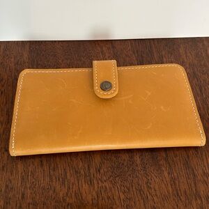 Portland Leather Bifold Wallet in Sunflower.